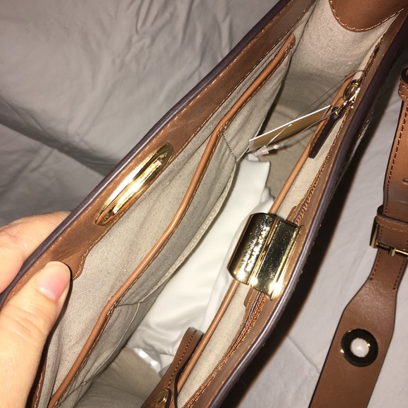 michael kor cross body bag. - Picture 3 of 3